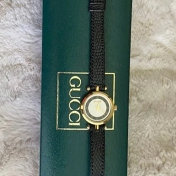 Gucci Watch (Authentic) - Picture 6 of 15